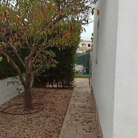 Laila Les Tres Cales
